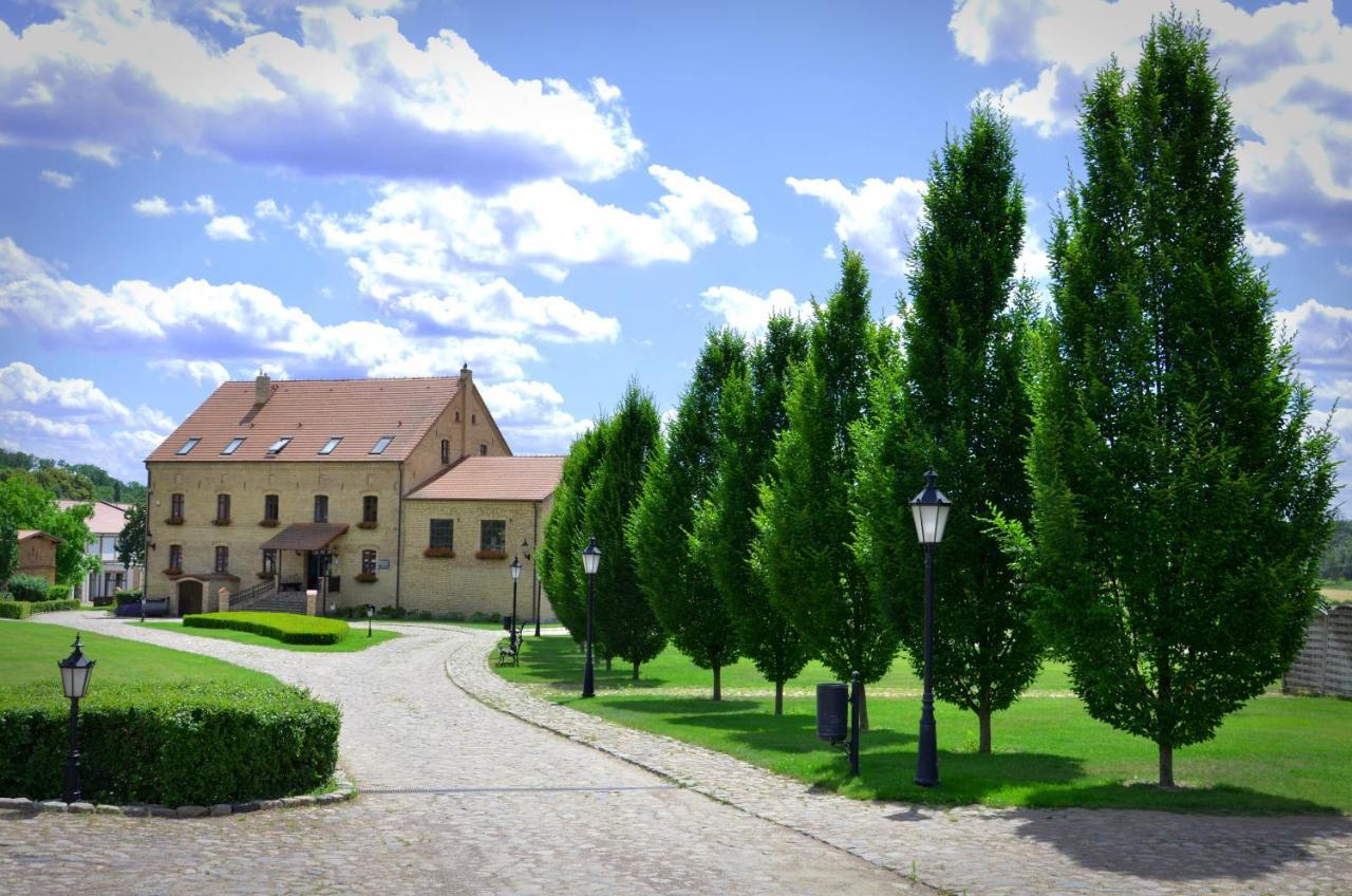 Folwark Pszczew Villa Bagian luar foto