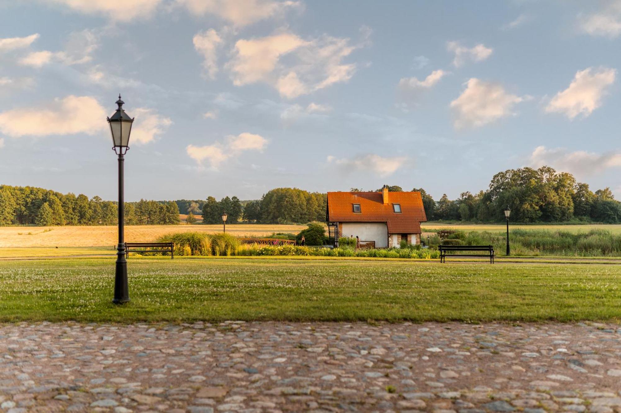 Folwark Pszczew Villa Bagian luar foto