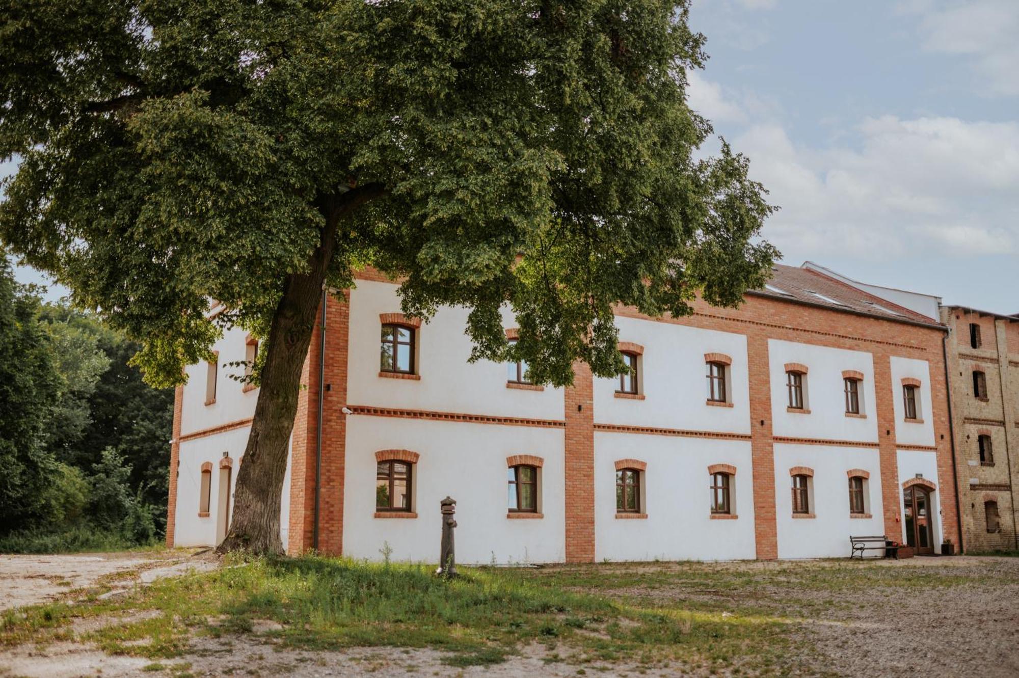 Folwark Pszczew Villa Bagian luar foto